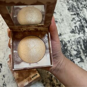 Urban Decay Naked Illuminated Shimmering Powder Face&Body luminous mar